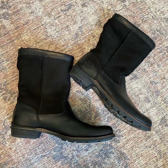 Ugg Boots SZ 9 - Picture 5 of 9